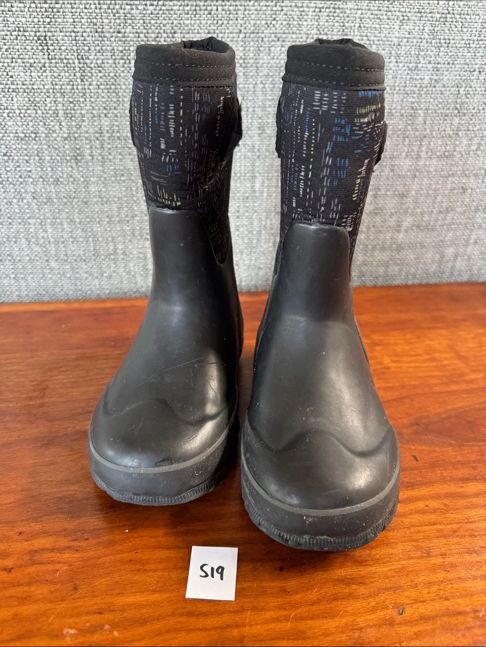 Bogs Kids Classic Grasp Sparks Insulated Waterproof Pull-On Winter-Rain Boots 11